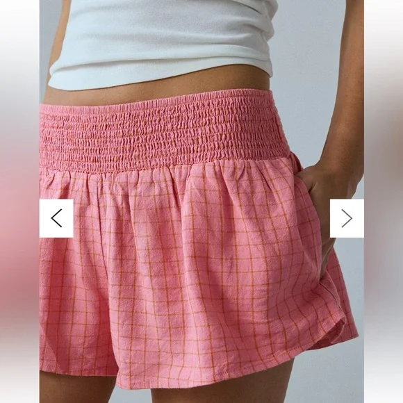 Kimchi Blue Caroline Smocked Waistband Linen-Blend Short - Picture 2 of 7